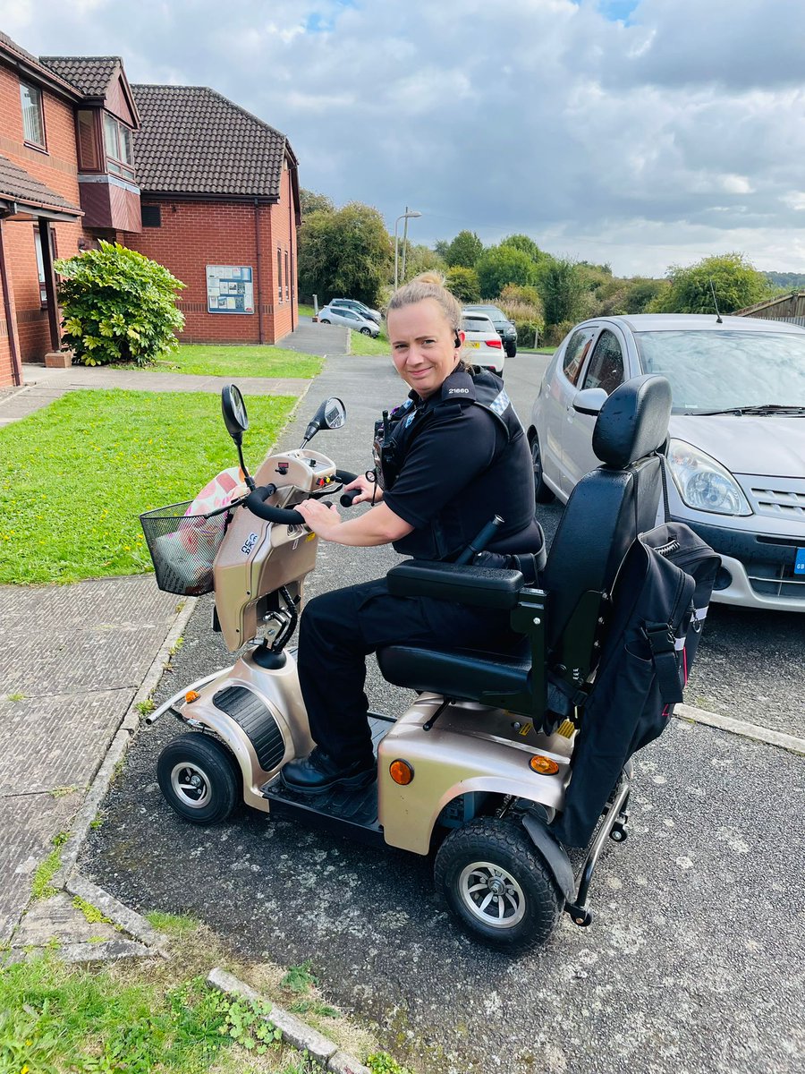 SNT and response today assisted a female who's mobility scooter had stopped working.  Thankfully PC Strangwood and PCSO Francis managed to lend a hand to get her out of the road & get the female where she needed to be 😊 #policingpromise #saferneighbourhoodteam #localpolicing