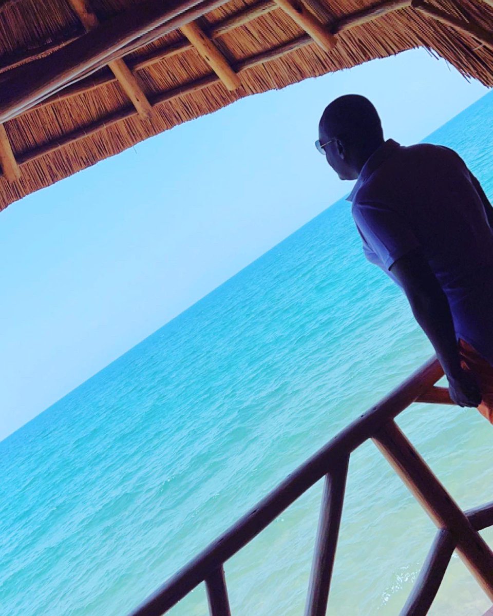 GateretsePhil's tweet photo. Happy #WorldTourismDay Tto everyone.#VisitBurundi #Burundi #sunstonebeach https://t.co/voDMGbMg5O