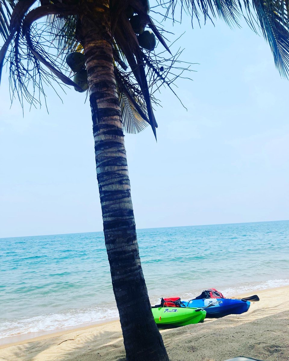GateretsePhil's tweet photo. Happy #WorldTourismDay Tto everyone.#VisitBurundi #Burundi #sunstonebeach https://t.co/voDMGbMg5O