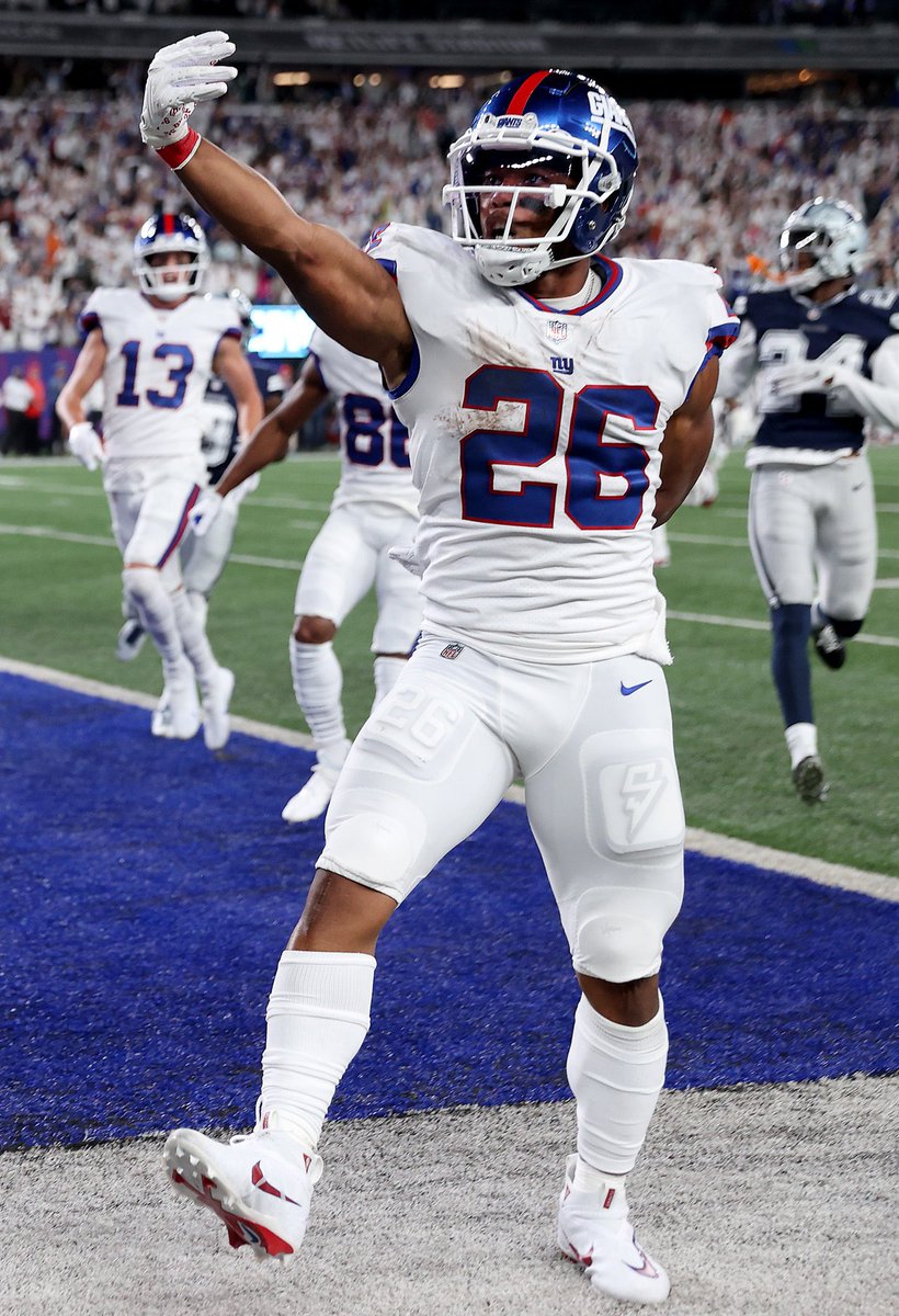 DFLFFT's tweet photo. We have reached an agreement to send Jamarr Chase to @JagsDFL in exchange for Saquon Barkley. 

Welcome to @DFLFFT Saquon! https://t.co/Y6yGCNZ3uJ