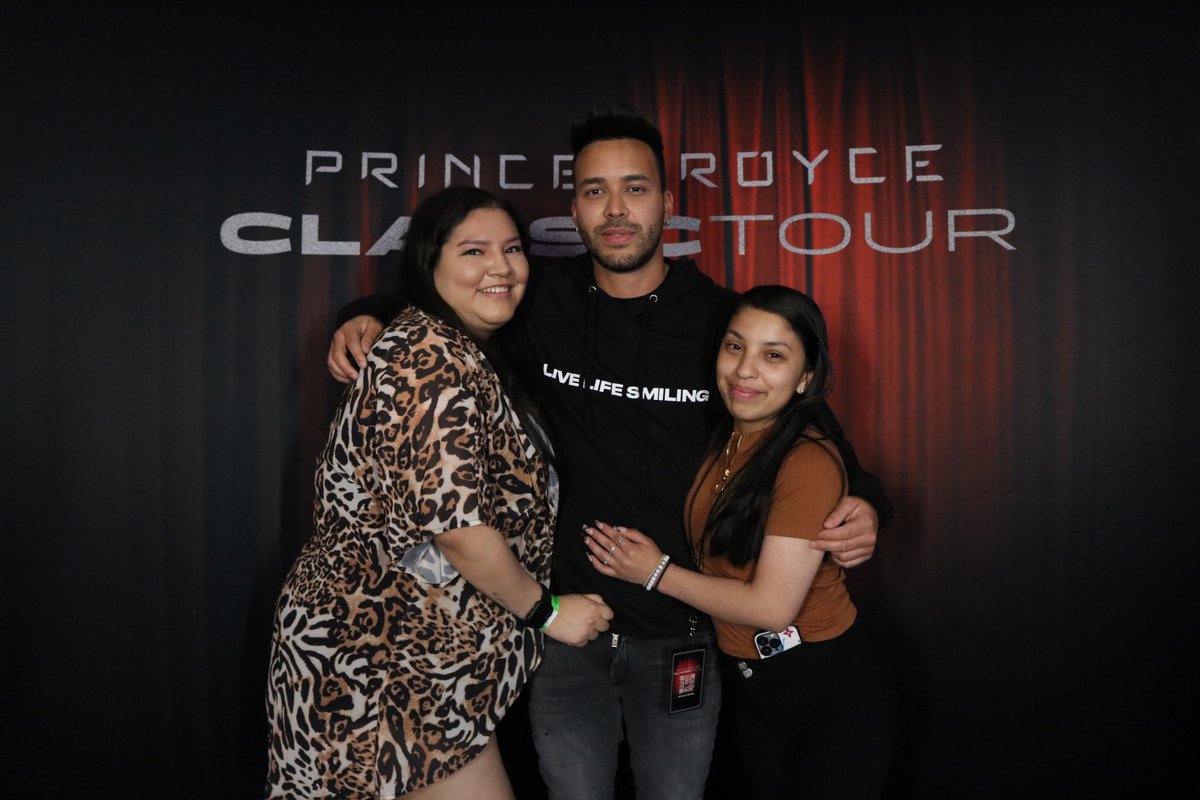 Chavez11Jenny's tweet photo. Ahhh after 3 1/2 days finally we get our pics❤️❤️❤️❤️❤️ #classictour #princeroycevip @PrinceRoyce https://t.co/GmWPUzA9wB