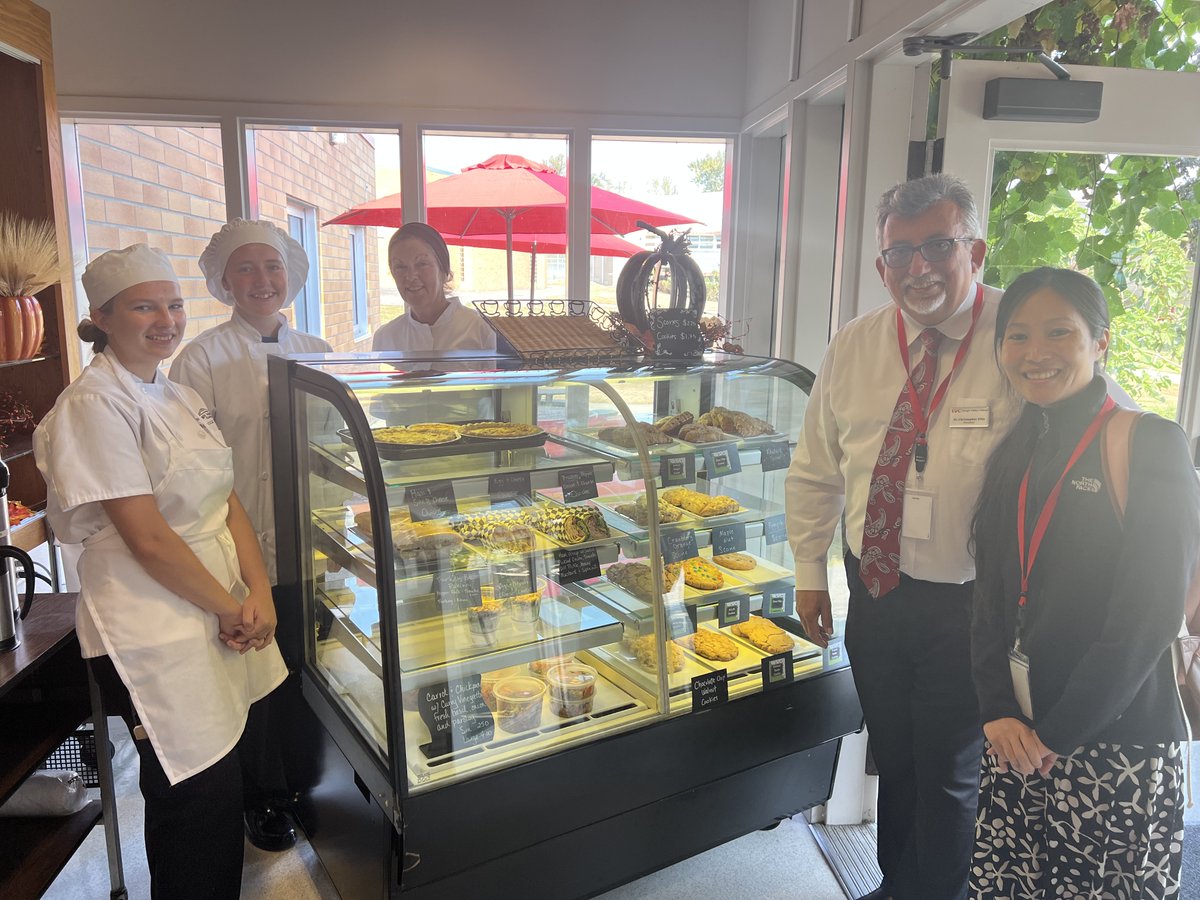 PrezSVC's tweet photo. I'm enjoying lunch today at the @SVCCollege Culinary Arts program's Back Door Bakery! Come support our students – they've prepared some amazing treats and lunch options. #SVCCommunity https://t.co/pIv29irher