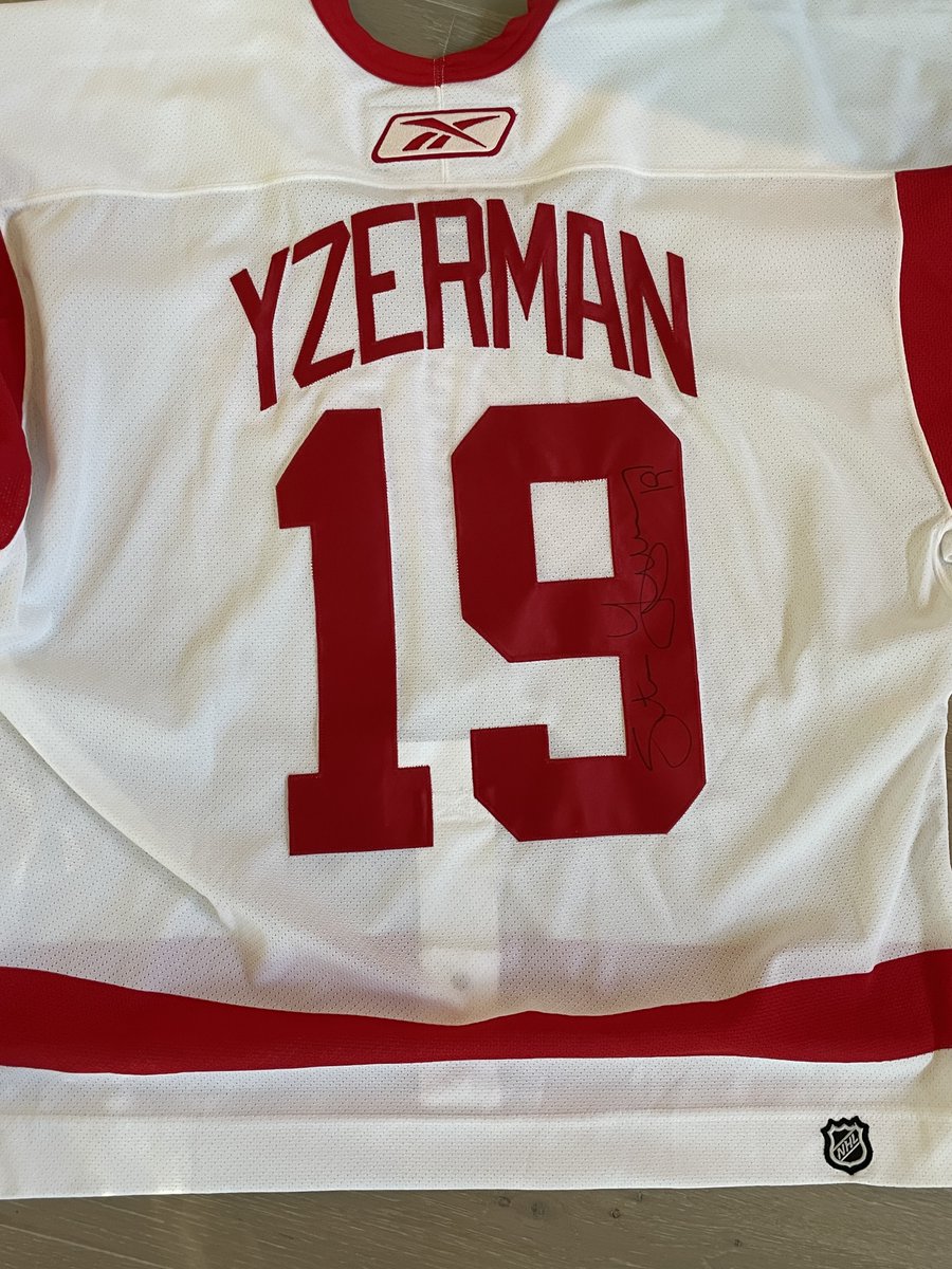 Team55Tackle's tweet photo. Just uploaded to the auction site! A signed Steve Yzerman jersey!! Get your bid in: https://t.co/RWK7zBxwT7

h/t @PatrickHMcAuley for arranging this

#10yrsofteam55 https://t.co/J2wX9olBb0