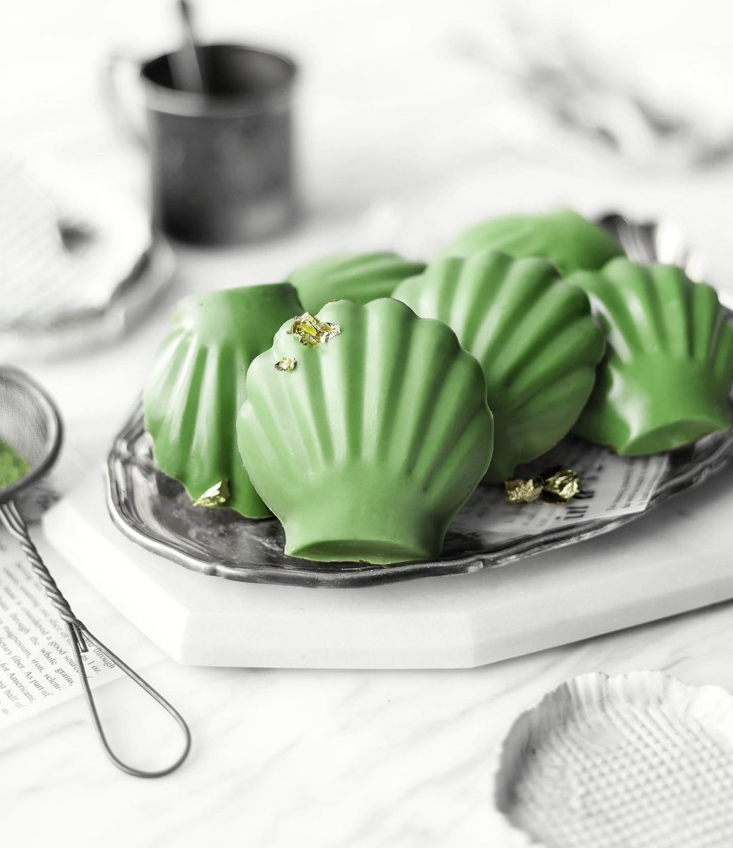 Matchaeologist's tweet photo. ๐ฑ Oh my #Matcha! ๐ Tag a #MatchaMate who would go crazy for these Vegan #Matcha White Choc #Madeleines prepared by @ nm_meiyee โ theyโre definitely a piece of art! ๐ฟHead to ๐ https://t.co/J1G7jExf7g for the full recipe!! https://t.co/ZV5FwLbiDn