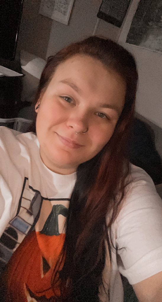 kirbysnarf182's tweet photo. #selfie #snapchat #snapchatselfie #iphone11 #paleforlife #smilefordays #greeneyes #splithair #girlswithpiercings #piercedgirlsdoitbetter #girlswithtattoos #inkedgirlsdoitbetter #pansexual #lgbtq #wlw https://t.co/Vyp7XP5VAg