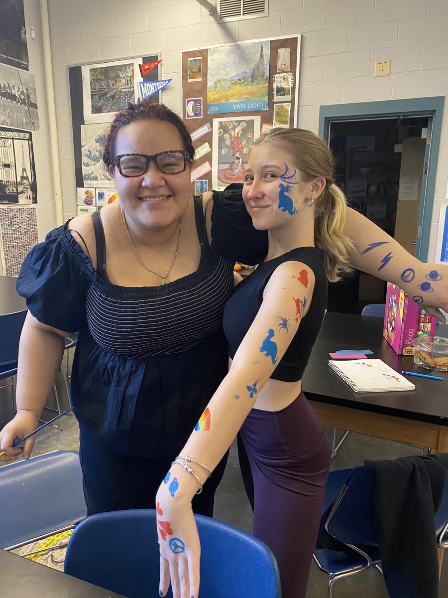 MMHS Art & NAHS with Mrs. Des. tweet media