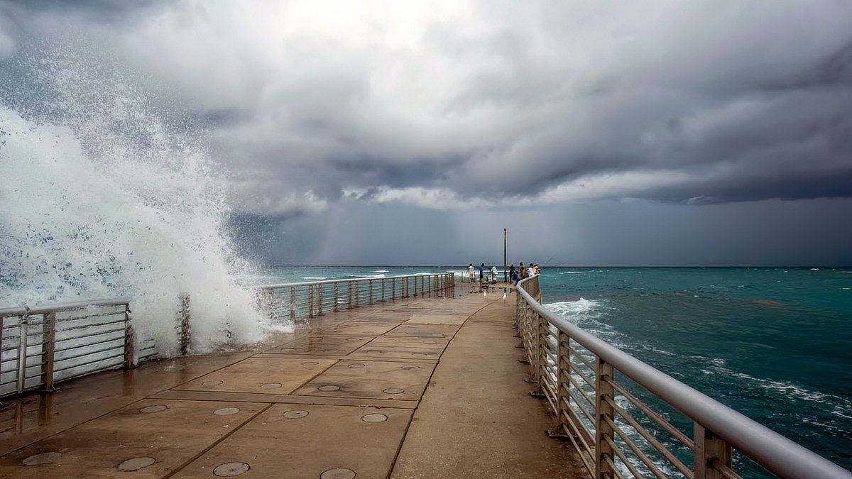 jginfla's tweet photo. @weatherchannel @FeliciaCombsTWC Been there. Right before I became one with the Atlantic Ocean in South Florida. #BoyntonInlet https://t.co/pt2QZ9NTs8
