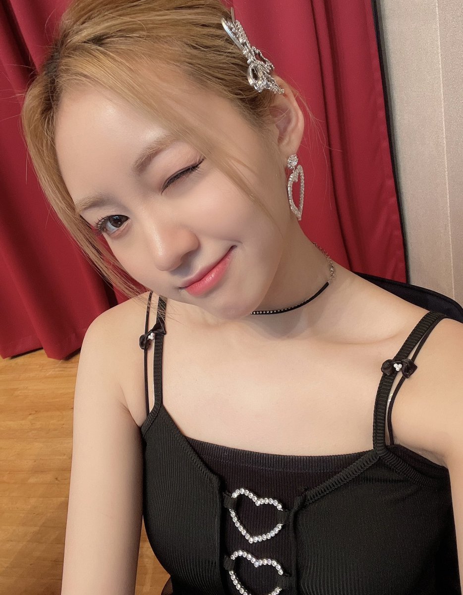 RocketPunchBRA's tweet photo. 📲 24.09.22|Atualização da Dahyun no WV.

"Já tem um tempo desde que fizemos um mini fanmeeting com o ketchy🎶
Foi muito divertido ver vocês, apesar do pequeno tempo!
Obrigada pela manhã🥰 
Você deve estar com fome, vamos comer!"

#DAHYUN #다현 #PunchVERSE
#RocketPunch #로켓펀치 https://t.co/z0oVWyBbfM
