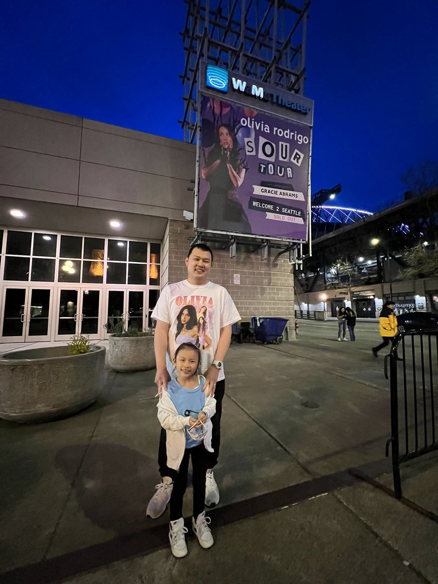 michaelhyunwoo's tweet photo. We went to #SOURTOURseattle https://t.co/LqbUivLPRA