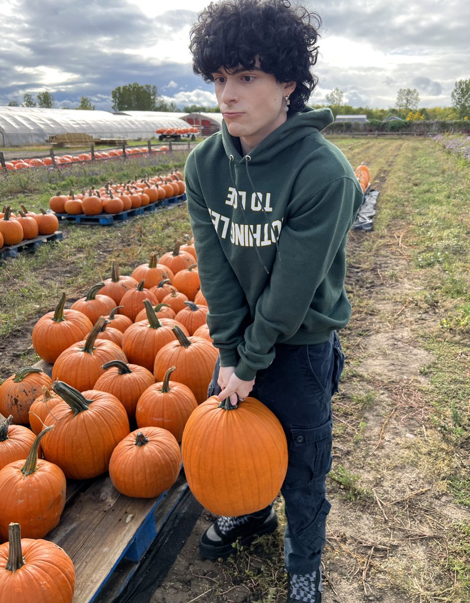 birlap_'s tweet photo. It’s for my pumpkin spice latte https://t.co/FXFq4bCVF3