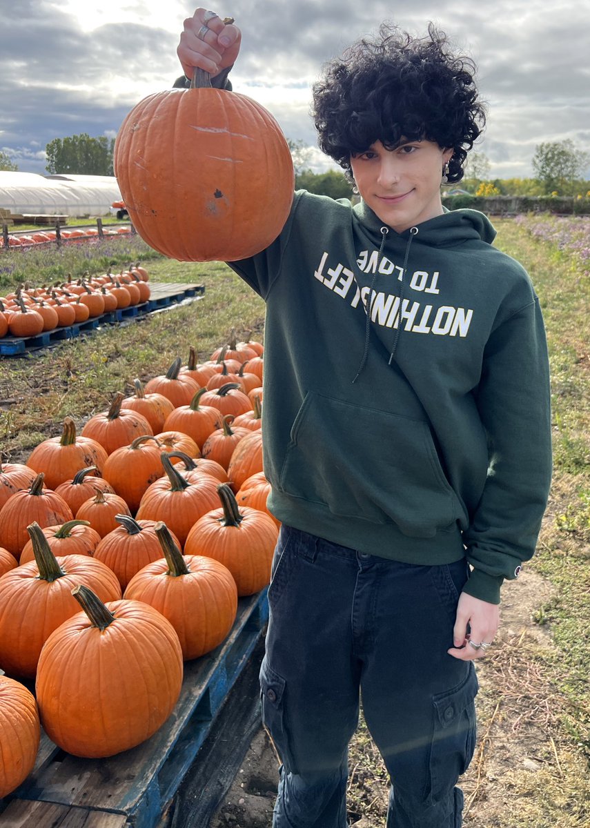 birlap_'s tweet photo. It’s for my pumpkin spice latte https://t.co/FXFq4bCVF3