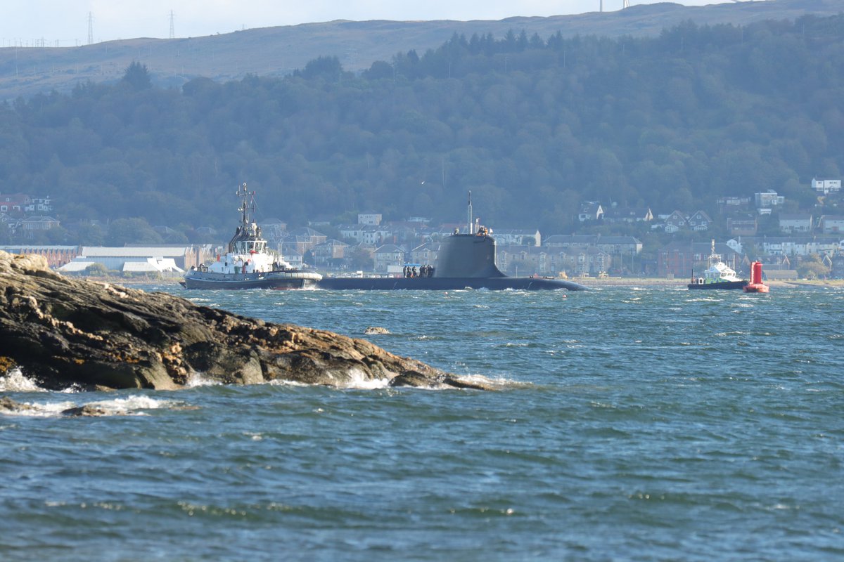 FS Suffren Barracuda-Class outbound from Faslane this afternoon @MarineNationale @NavyLookout #photography #Frenchnavy #marinenationale #navy #canon #canonuk #scotland #Clyde #canonphotography #shipping