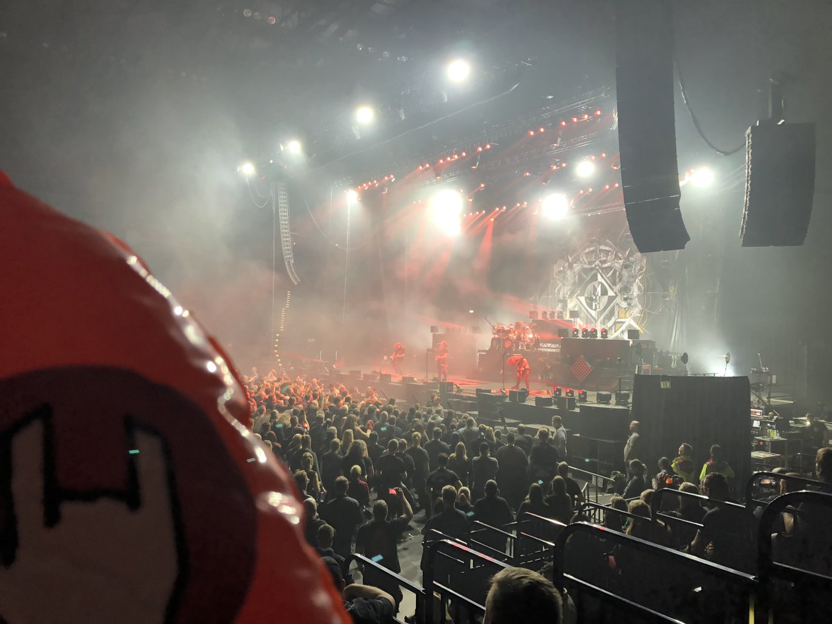 die_boje's tweet photo. @MfnH in der @BarclaysArena 🤘🏻 #Hamburg #Metal https://t.co/rzewscuqlu