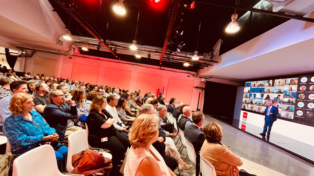 carlosizqtorres's tweet photo. El Plan Estratégico de #MadridDigital que se ha presentado vía presencial y telemática a los 650 empleados públicos de la Agencia Digital de la @ComunidadMadrid supone el mayor impulso dado a la Transformación Digital de la Agencia.

#MadridDigitalizada https://t.co/uR6InNyr0j