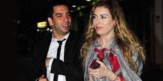 darknetoffical's tweet photo. Arda Turan: “ kimse kendini vazgeçilmez sanmasın. Biz bu alemin en güzel kızını bir akşam güneşinde 2 bira ile tarihe gömdük.” https://t.co/ZmAtz5PZ2M