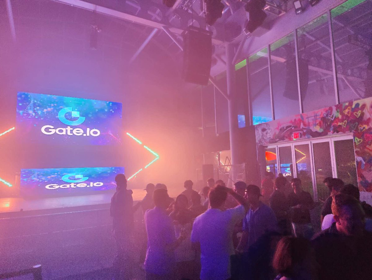 HipoGlobal's tweet photo. 🧮The #Math here is simple: 

🧑‍🔬#YangGang🧢+ #GoldenDao = #DeFi 

👉#DeFi = #GateChain => Gems💎 => https://t.co/v87ZXLhACe 🦛 

⚠️Follow us for more upcoming events!👀 https://t.co/VHAfn8TVTq
