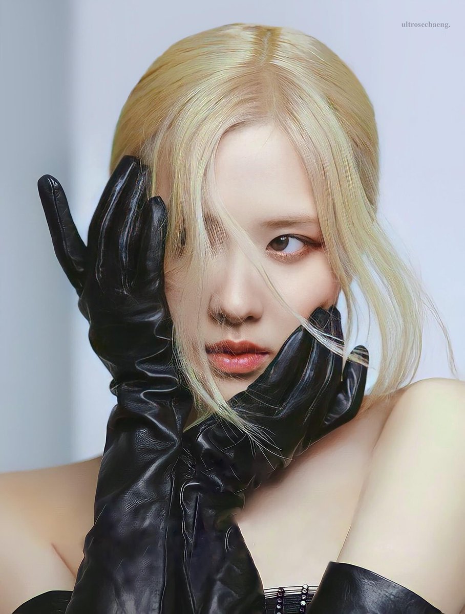 t_anh110's tweet photo. I can't wait to see Rosé at YSL's event today 🐿

#ROSÉBrilleEnSaintLaurent 
ROSÉ SAINT LAURENT PFW https://t.co/Mxhq2t7Mdd