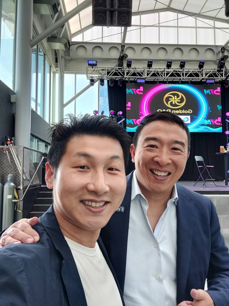 HipoGlobal's tweet photo. 🧮The #Math here is simple: 

🧑‍🔬#YangGang🧢+ #GoldenDao = #DeFi 

👉#DeFi = #GateChain => Gems💎 => https://t.co/v87ZXLhACe 🦛 

⚠️Follow us for more upcoming events!👀 https://t.co/VHAfn8TVTq