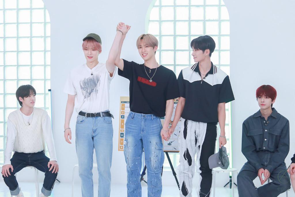 ARFORJEFF's tweet photo. 📷- 

#EPEX #이펙스 #JEFF #제프 https://t.co/z7QnmKUJKf