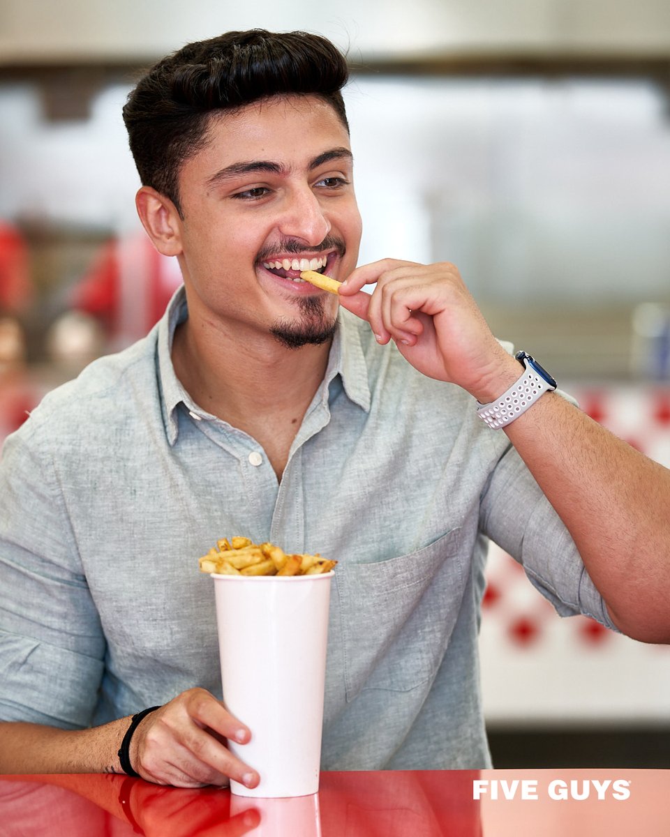 Five Guys Kuwait tweet media