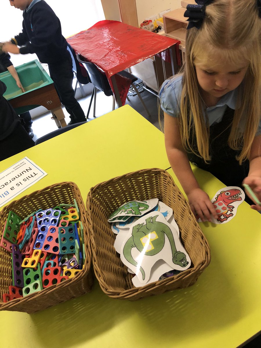 _miss_coates's tweet photo. Dinosaur themed maths lesson incorporating shape today was a hit with P1C 🦖 Lots of great discussion from the pupils about different shapes they know we even spoke about sides, edges and some 3D shapes too! WOW 🤩 https://t.co/ItjbpgrRBb