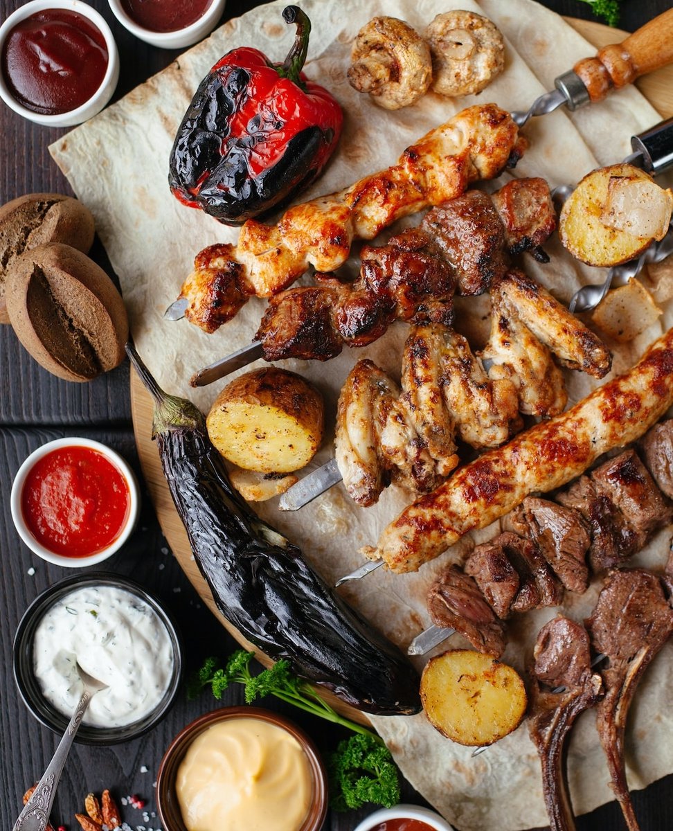 CalFlameBBQ's tweet photo. Everyone enjoys a good BBQ and nothing is simpler than grilling up some kabobs and veggies, but have you ever tried cutting an onion in half & rubbing it on your grill to make it non-stick?
Check out our Instagram for more hacks! @calspashomeresort
#calflame #bbqtips #bbqhacks https://t.co/4TcZjEdaLJ