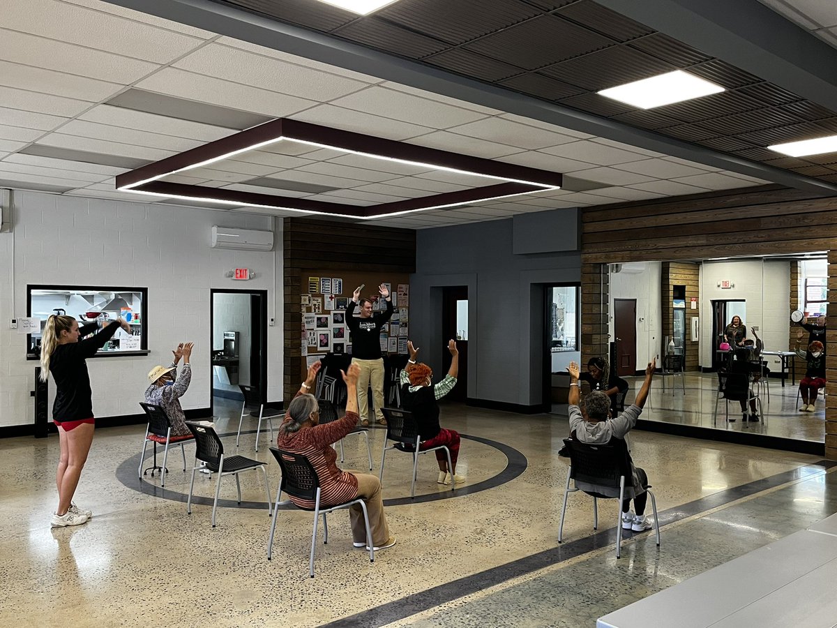 HerrickDr's tweet photo. Back at @LynchburgParks #YoderCenter for #ULAAP #OlderAdultChairBasedExerciseClasses :: #EXPH students are awesome! https://t.co/4y5DlQSHNU