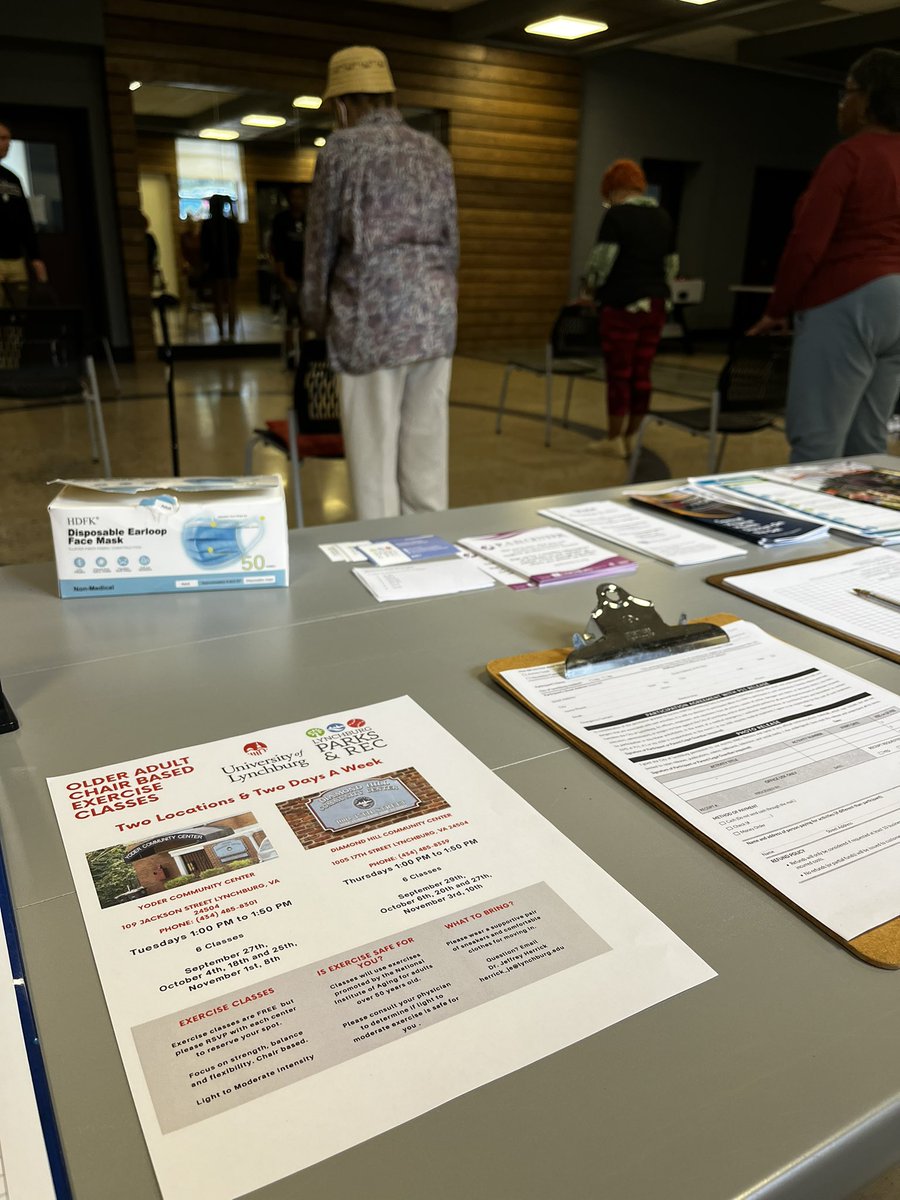 HerrickDr's tweet photo. Back at @LynchburgParks #YoderCenter for #ULAAP #OlderAdultChairBasedExerciseClasses :: #EXPH students are awesome! https://t.co/4y5DlQSHNU