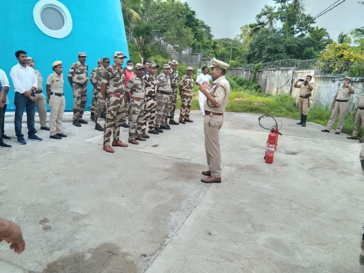 FireService_ANP's tweet photo. A Joint Fire Mock drill was conducted  by #FSAberdeen, #FSGaracharma &amp; CISF Unit at ISRO Dollygunj on 27/09/22, to check and ensure the preparedness level of the personnel.

@MediaRN_ANI
@DGPANIslands
@Andaman_Admin https://t.co/guSj184u1w