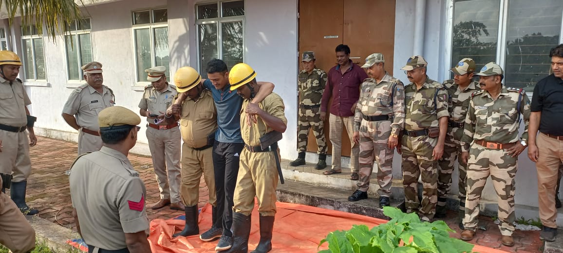 FireService_ANP's tweet photo. A Joint Fire Mock drill was conducted  by #FSAberdeen, #FSGaracharma &amp; CISF Unit at ISRO Dollygunj on 27/09/22, to check and ensure the preparedness level of the personnel.

@MediaRN_ANI
@DGPANIslands
@Andaman_Admin https://t.co/guSj184u1w