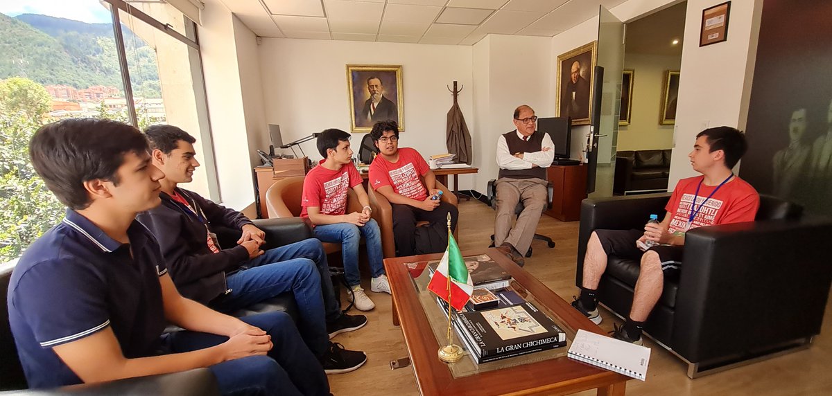 EmbaMexCol's tweet photo. Recibimos la visita del equipo mexicano que participa en la 37° Olimpiada Iberoamericana de Matemáticas en Bogotá, Colombia.
#OrgulloMexicano 🇲🇽 #OIM22 https://t.co/VPwz1wxggy