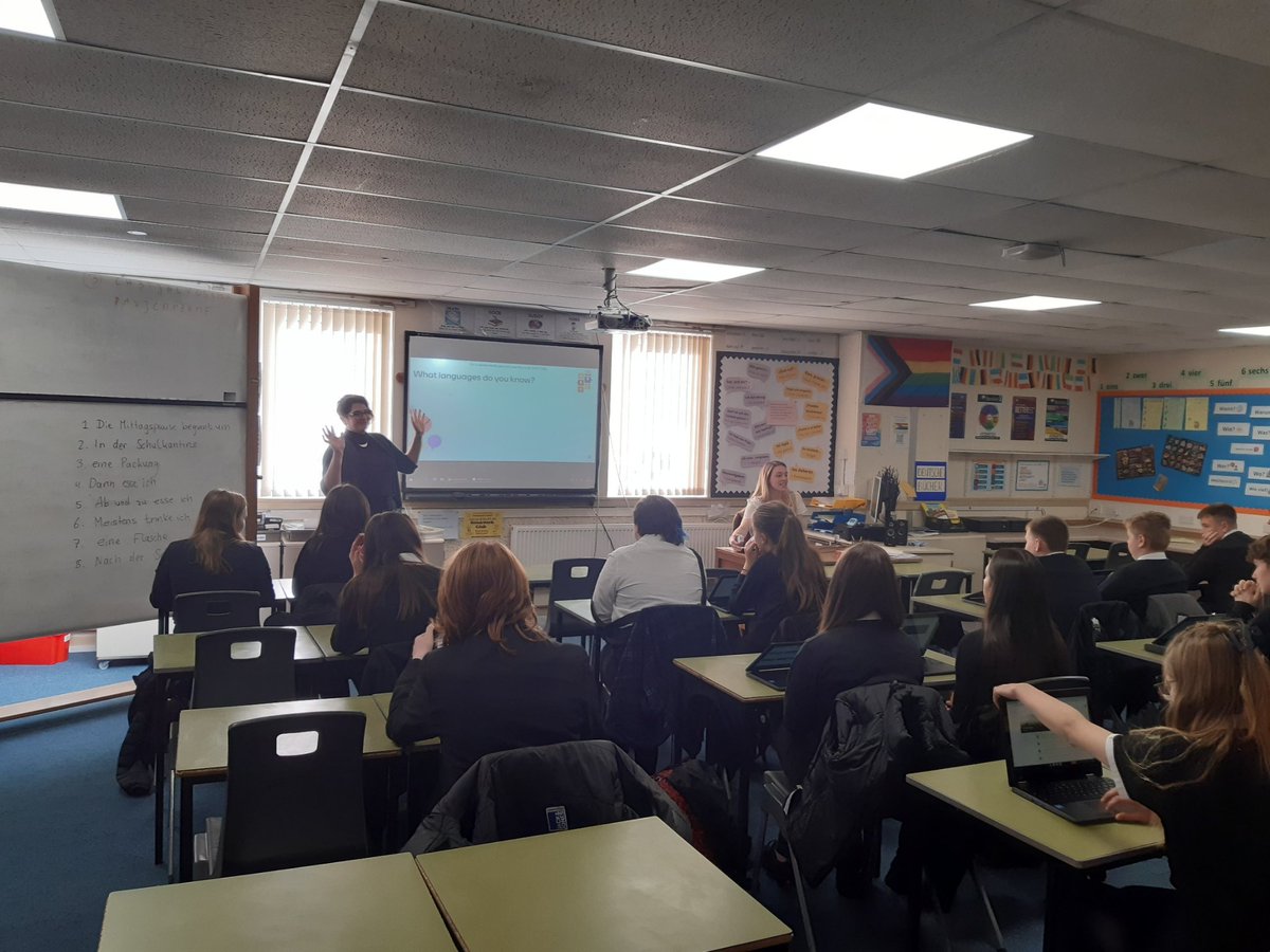 beeslack_mfl's tweet photo. Carine Abraham from Edinburgh University also popped by to talk about the importance of Languages and her podcast, Much Language Such Talk. So interesting hearing about the different language topics discussed with various guests. #mlst #bilingualismmatters #dywMidlothian https://t.co/Dxwnsy9Jx5