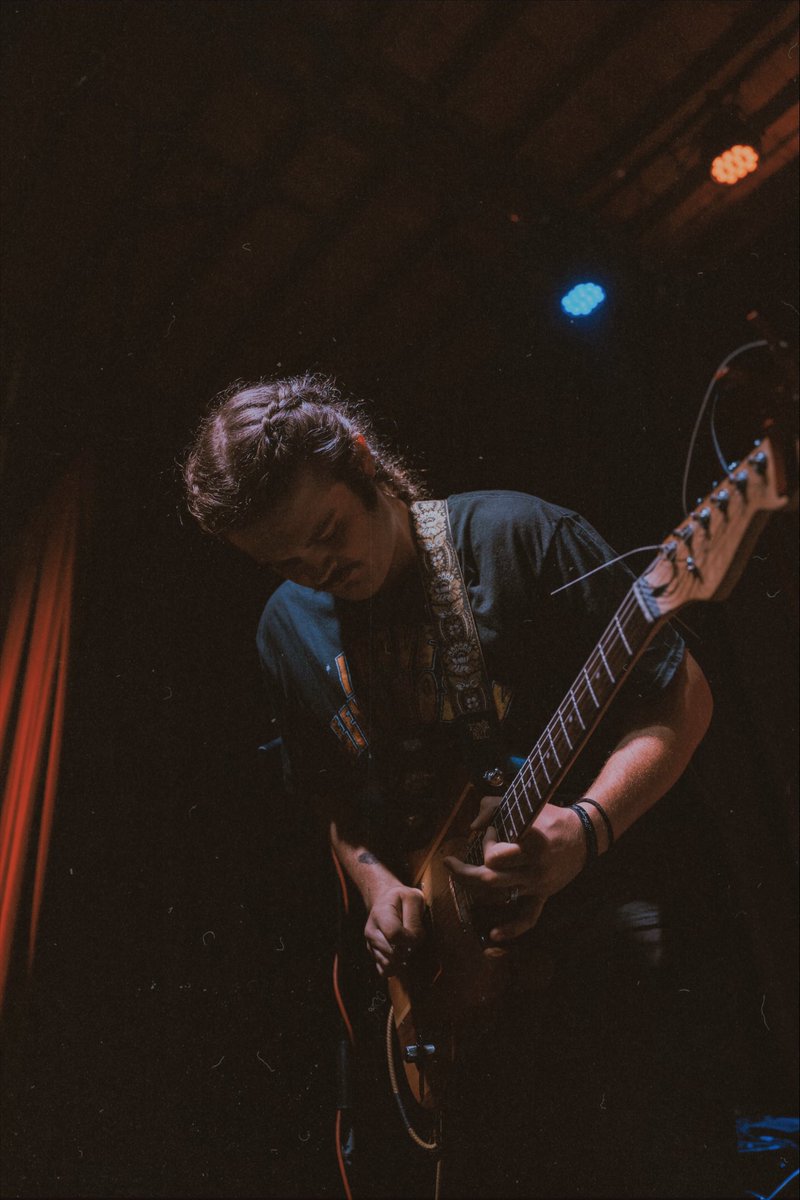 chloembarney's tweet photo. Your fav band bangin shit around at their first sold out show in Fort Worth 🧚🏼‍♀️🧚🏼‍♀️ @The_Moonrocks https://t.co/wSF2zGjJk4