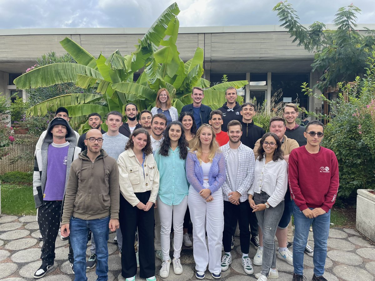 transpers_turp's tweet photo. 📸 Nous sommes heureux de vous présenter les visages de la 31ème promotion du Master 2 TURP, qui s’est photographiée hier après-midi dans le patio de l’ENTPE !

#TURP #Transport #Mobilités #Formation @univ_lyon2 @entpe https://t.co/Rm7w9u2l3K