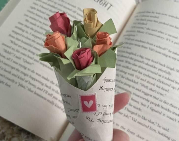 piinkibun's tweet photo. paper flowers https://t.co/zOHQvFLIuI