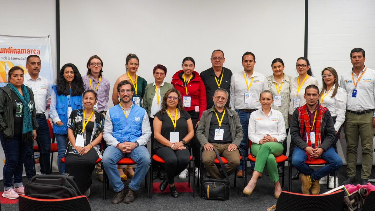 ARNColombia's tweet photo. En #Cundinamarca las personas en reintegración y reincorporación están comprometidas con la #PazTotal. Venecia, Cabrera, Fusagasugá, Mosquera, Cajicá y todo el departamento, reiteraron su compromiso a través de foros🗣️, siembra de árboles🌱y articulación con la comunidad🤝 https://t.co/PoNh1ugt2l