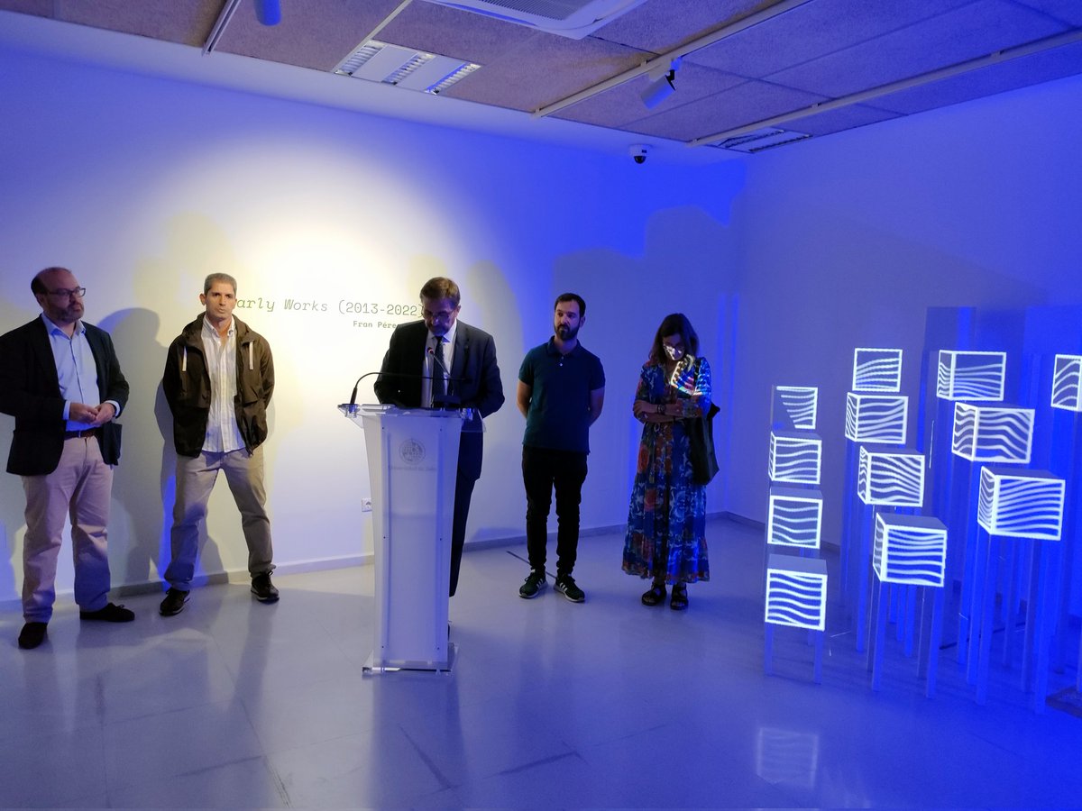 ujaen's tweet photo. El rector @juangomezUJA inaugura la exposición 'Early Works' del artista visual especializado en medios digitales Fran Pérez Rus, que podrá visitarse en la sala de exposiciones de la antigua Escuela de Magisterio hasta el 15 de noviembre 
@VicProyec @ujaen #UJAcultura https://t.co/DurxtNX36P