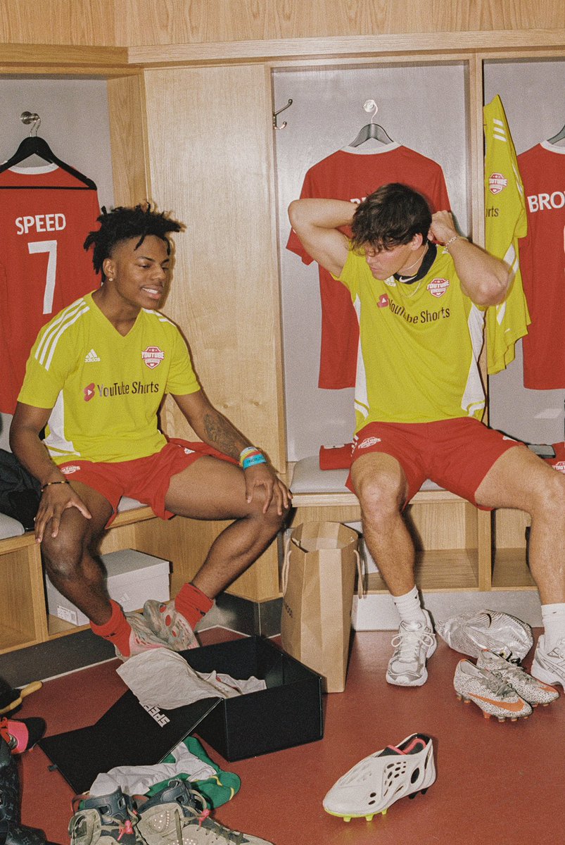 “bro i didn’t think it was offsides either, the ref’s definitely a messi fan…” <a href="/ishowspeedsui/">Speed⭐️</a>