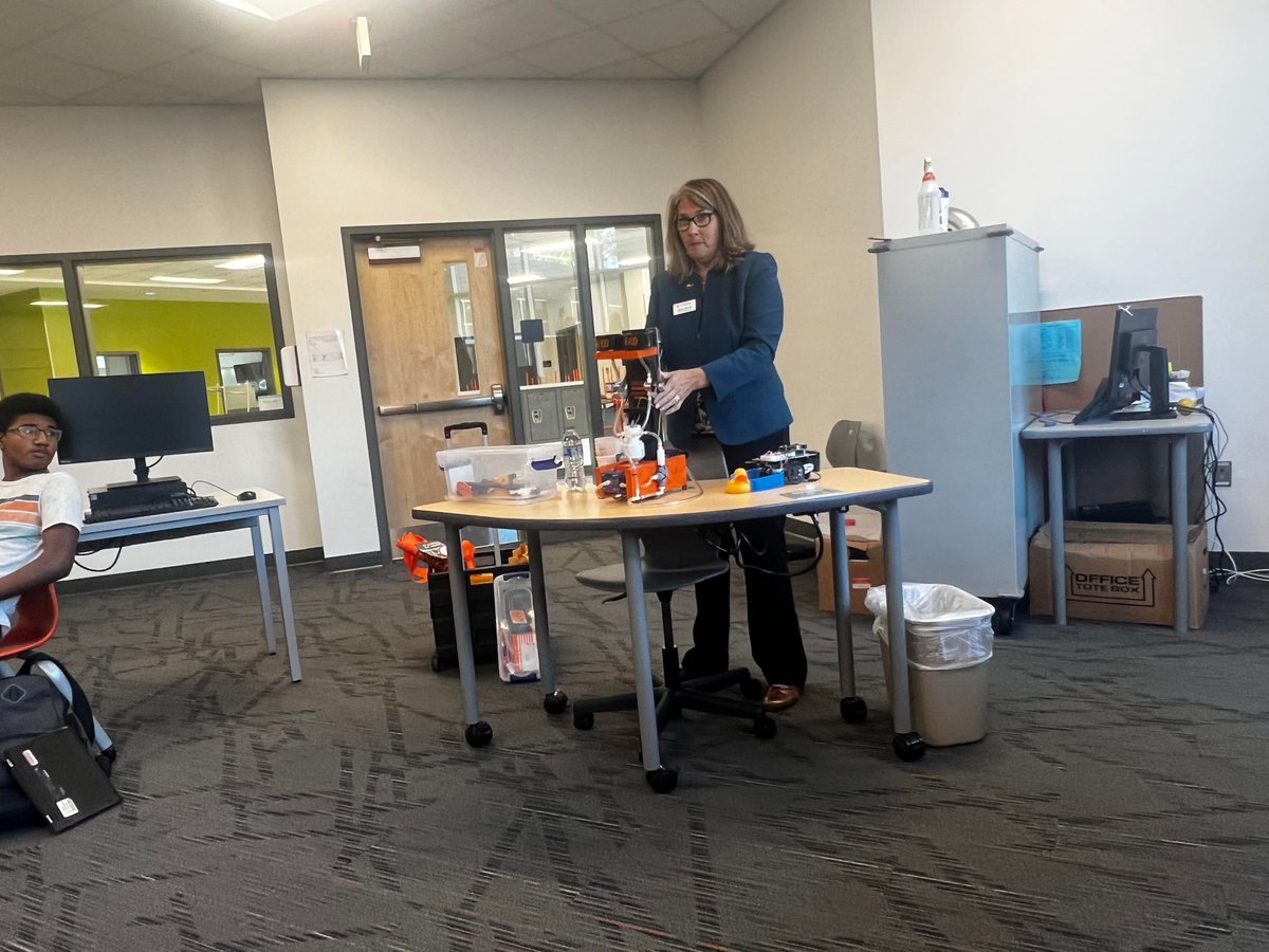 Rhonda Lusher tweet media