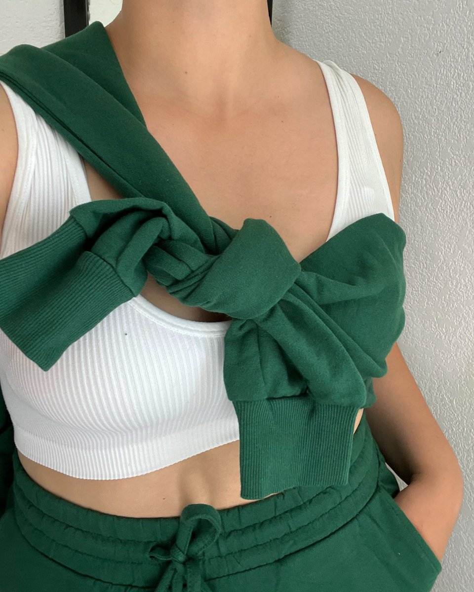 drivenbycomfort's tweet photo. Cozy weather is creeping in 🎃☕️🍂
🔎: Lucky One Sweat Set
shop 🔗 https://t.co/7fr07yqWUn https://t.co/KJeYvDieoP