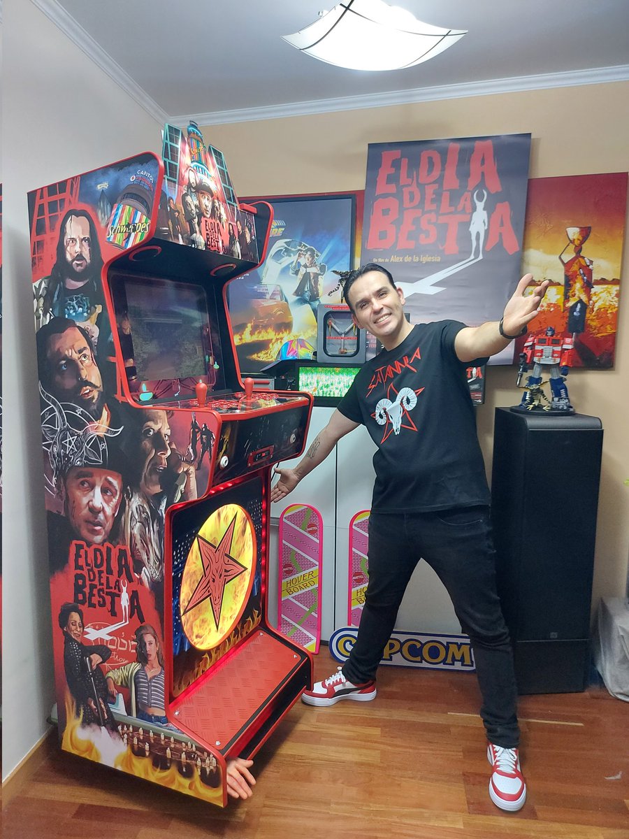 Cris_Arcades's tweet image. #BuenasNoches #FelizMartes Y me marcho de nuevamente de #Madrid cumpliendo un sueño! Con todos ustedes! La #arcade del día de la bestia! Gracias inmensas a @alexdelaIglesia @SSantiagosegura