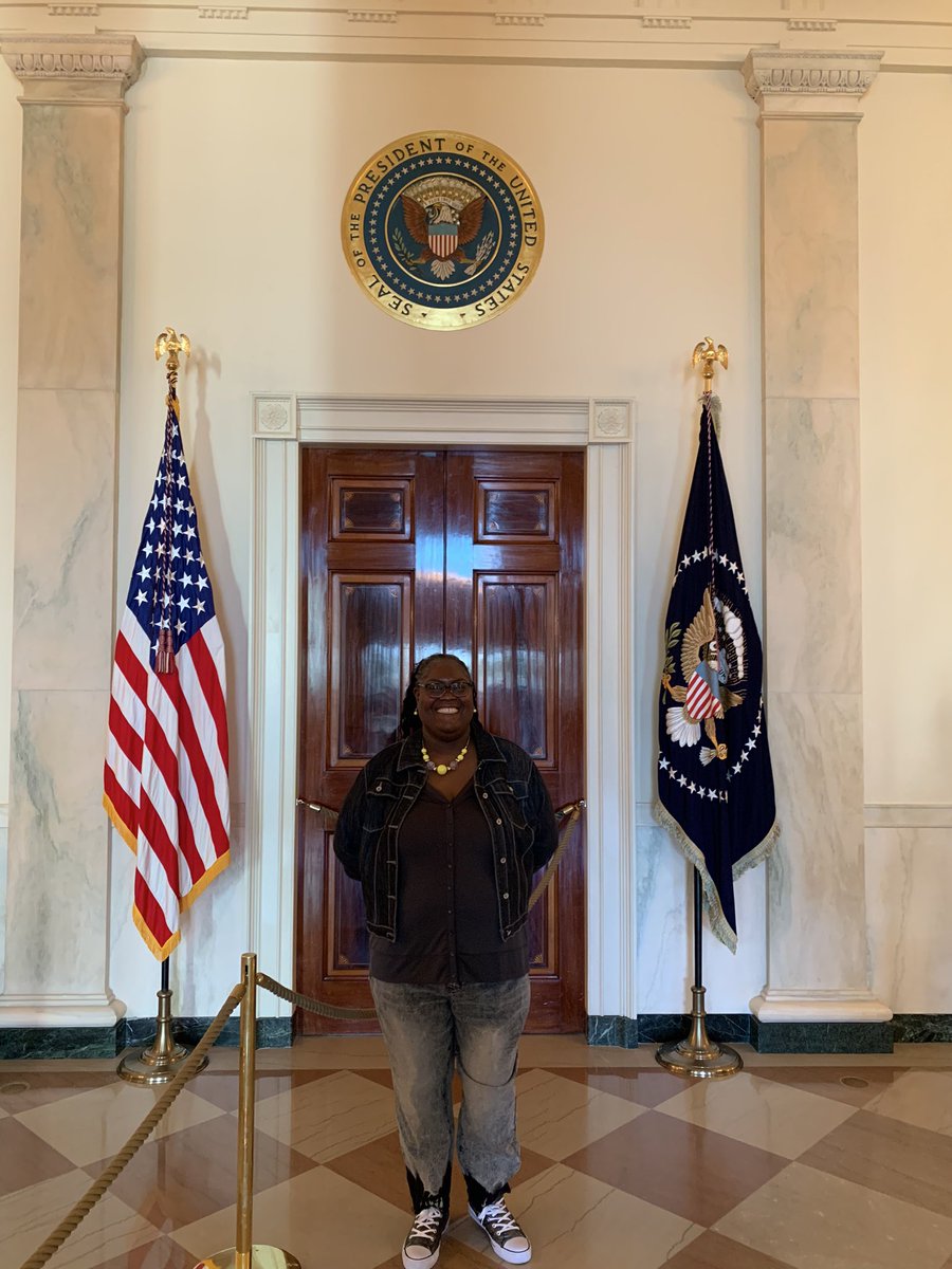 gobeyondhunger's tweet photo. Tracey and Monnette started the day with a White House tour which included being able to view the newest portrait additions. Much thanks to the conference staff for helping our team fit this in! https://t.co/aT6opwzS1X