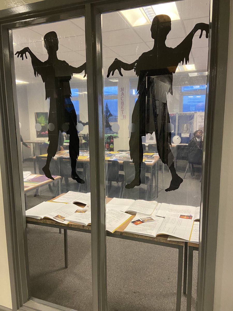 LamyaaKhammal's tweet photo. Open Evening ⁦@QESLuton⁩ https://t.co/QX52jJrz6g
