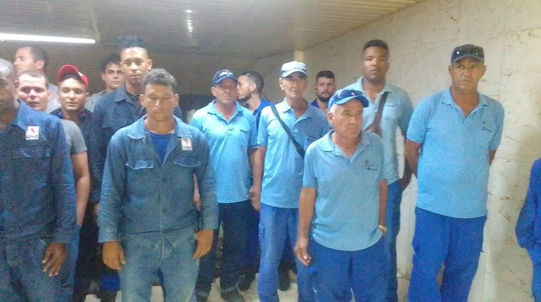 La solidaridad de #VillaClara se hace patente con el envío de brigadas de la empresa eléctrica, Etecsa y acueducto. #FuerzaPinar #CubaSolidaria ❤️