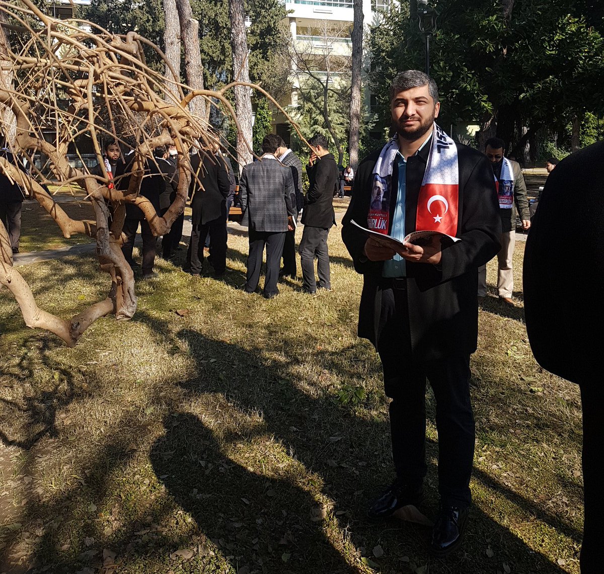 İslam davasını yaşama ve anlatma noktasında kardeşlerine örnekliğiyle bilinen Rıdvan Taş’ın suçsuz olduğu hayatıyla ortadadır! Rıdvan kardeşimiz derhal serbest kalmalı!  RıdvanTaşa Özgürlük <a href="/suleymansoylu/">Süleyman Soylu</a> <a href="/TC_icisleri/">T.C. İçişleri Bakanlığı</a> <a href="/adalet_bakanlik/">T.C. Adalet Bakanlığı</a>