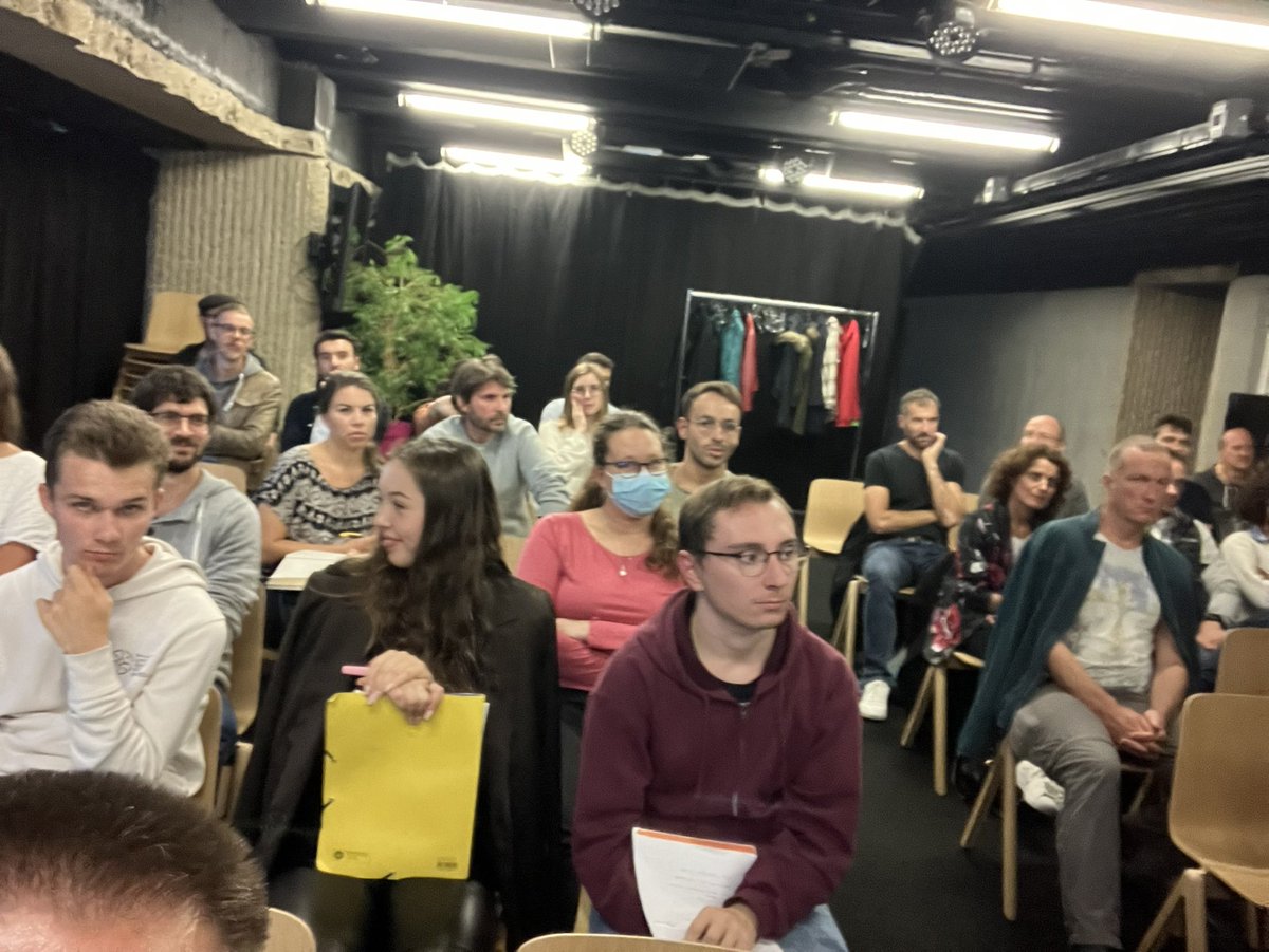 NFr21's tweet photo. Meetup du Collectif Numérique Responsable porté par @Le_Poool sur l’éco conception 
🌎📲♻️🌿 animé par @AntoineSavaryy 
Retours d’expérience @ZenikaRennes @agencelunaweb  @OrangeBretagne #Treebal https://t.co/rsvrNQpwJn