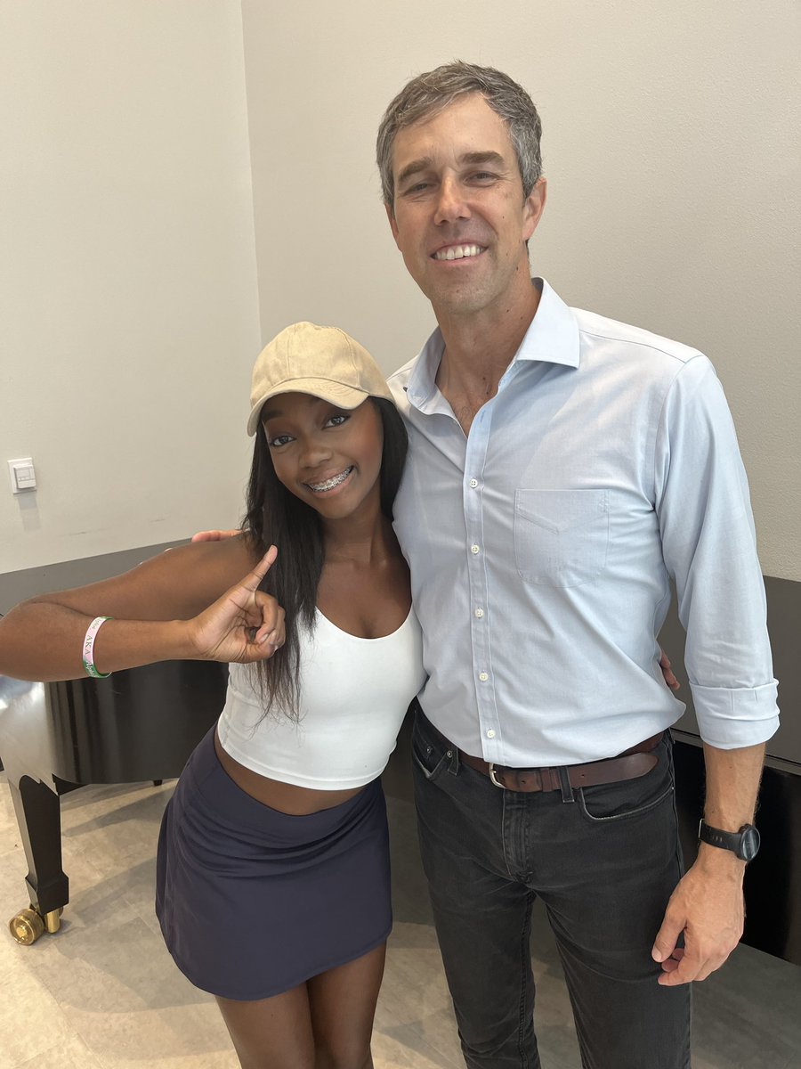 UTSANPHC's tweet photo. Members of the NPHC had the opportunity to meet @BetoORourke on his college  tour! Thank you for
taking the time to speak to us!
——
We do not encourage any political affliction. We do
encourage everyone to get registered and vote for what best
fits your ideologies. https://t.co/5E3mtifr0I