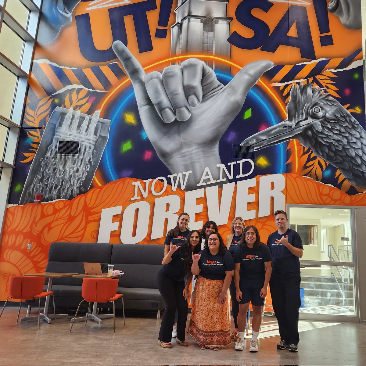 We 🧡💙 LOVE 💙🧡 this mural by @losotrosmurals at #UTSA! 🤙 

🗣 @souplaws We have some big, empty walls in our office that would be perfect for a painting! 😉

#utsaroadrunners #utsafosteringfutures #birdsup #roadrunnernation #nowandforever #sanantoniomurals #sanantonioartist