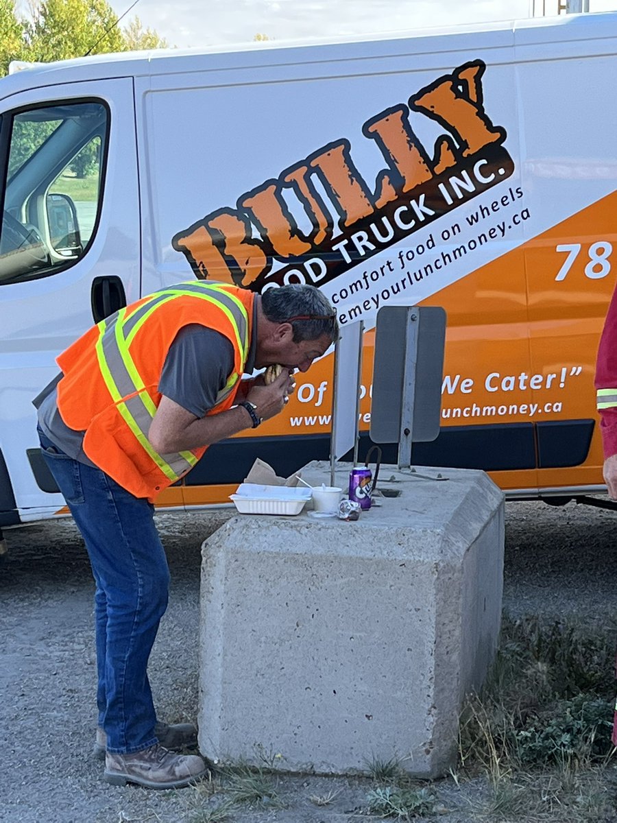 BullyTruck's tweet photo. How to crush a Burger at Lafarge!! Go Steve go!! https://t.co/YRpxpvWrq9