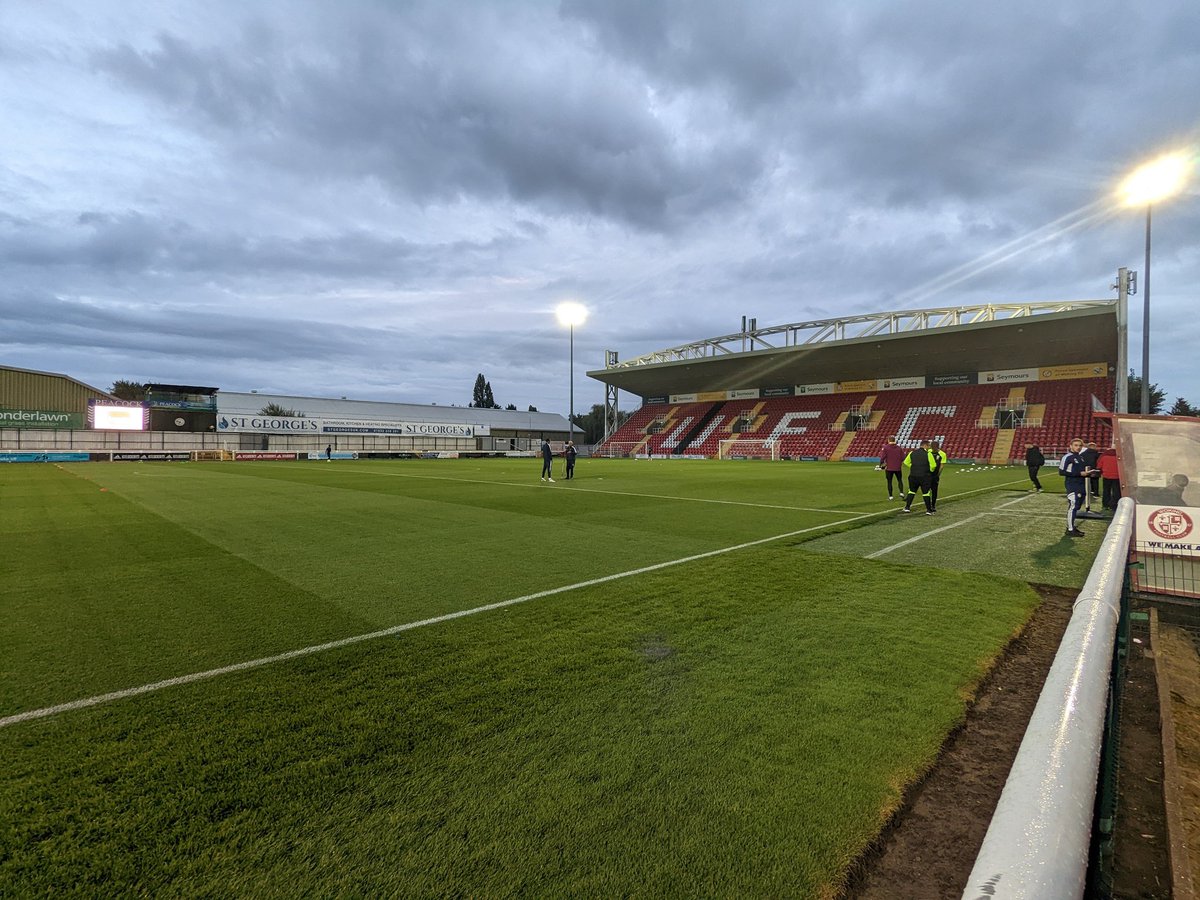 Sp4rkyboy2's tweet photo. First time watching the B team, working down the road, makes a nice change from the normal evening @BrentfordFC #brentfordfc https://t.co/691zHBycjv